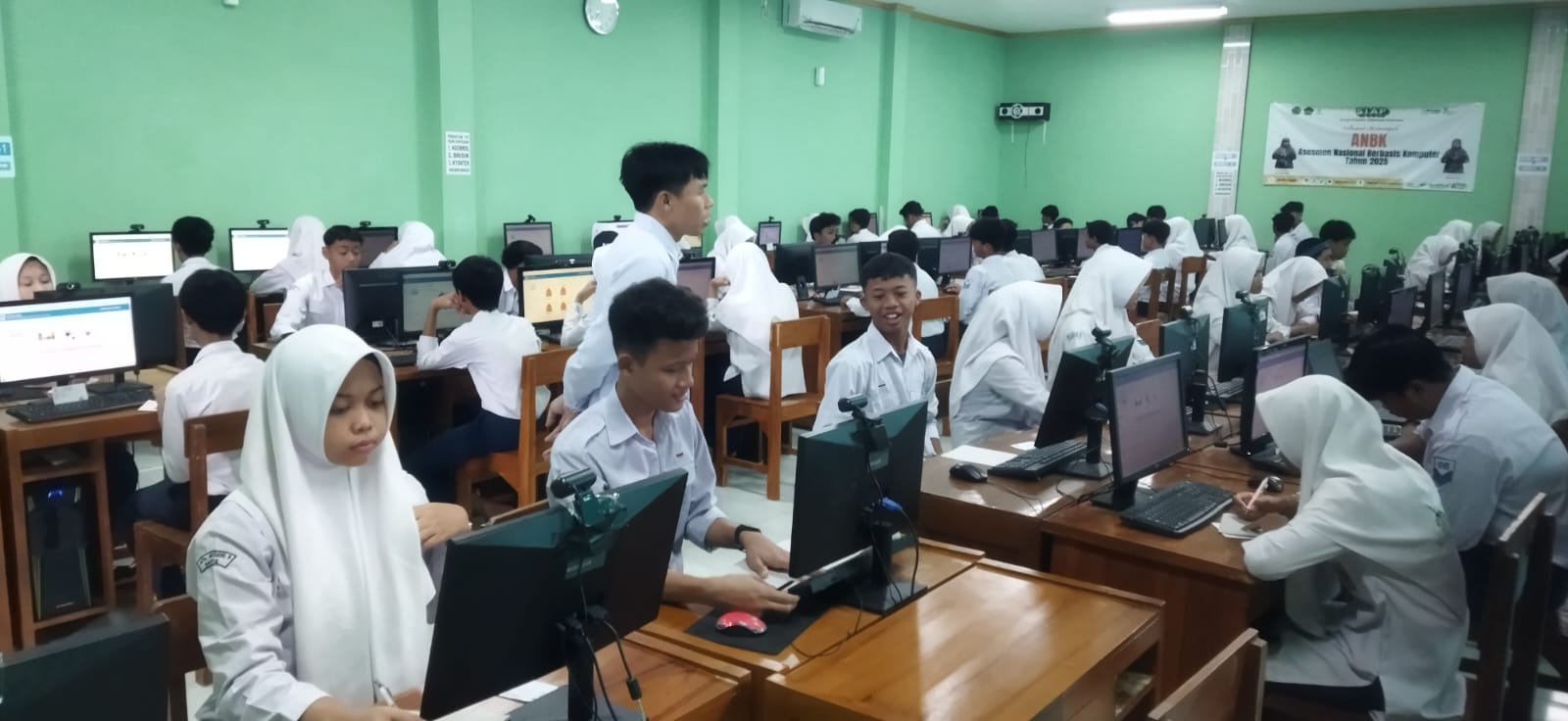 Hari Kedua Pelaksanaan Try Out TKAD Kelas IX MTsN 9 Bantul Berjalan Lancar